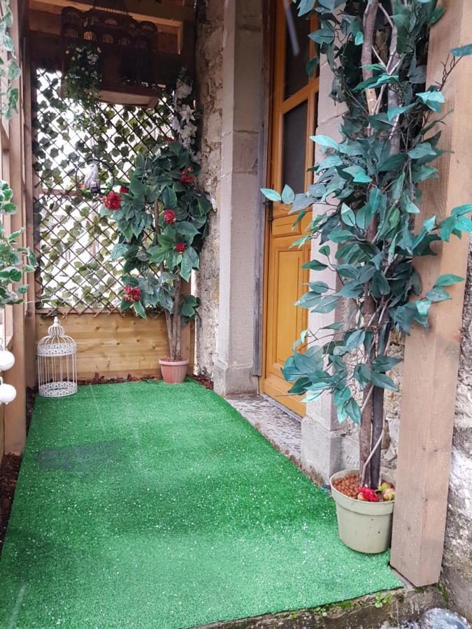 Appartement La Pensine du célèbre sorcier à Bourogne Extérieur photo