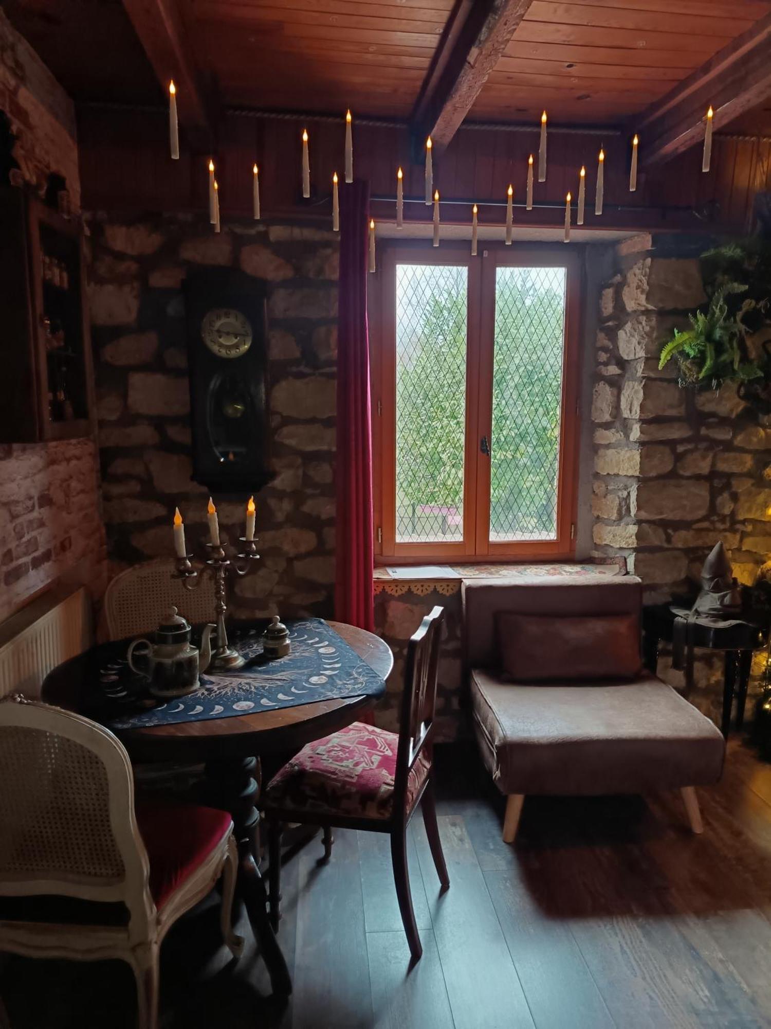 Appartement La Pensine du célèbre sorcier à Bourogne Extérieur photo